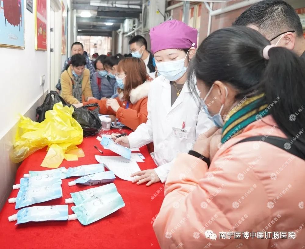 南寧醫(yī)博13周年慶&ldquo;胃腸養(yǎng)護(hù)中心&rdquo;暨&ldquo;博士工作站&rdquo;揭牌儀式圓滿成功